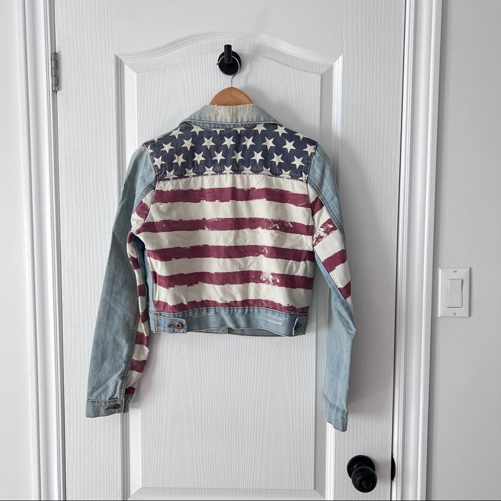 Cropped Demin Jacket - Picture 2 of 3